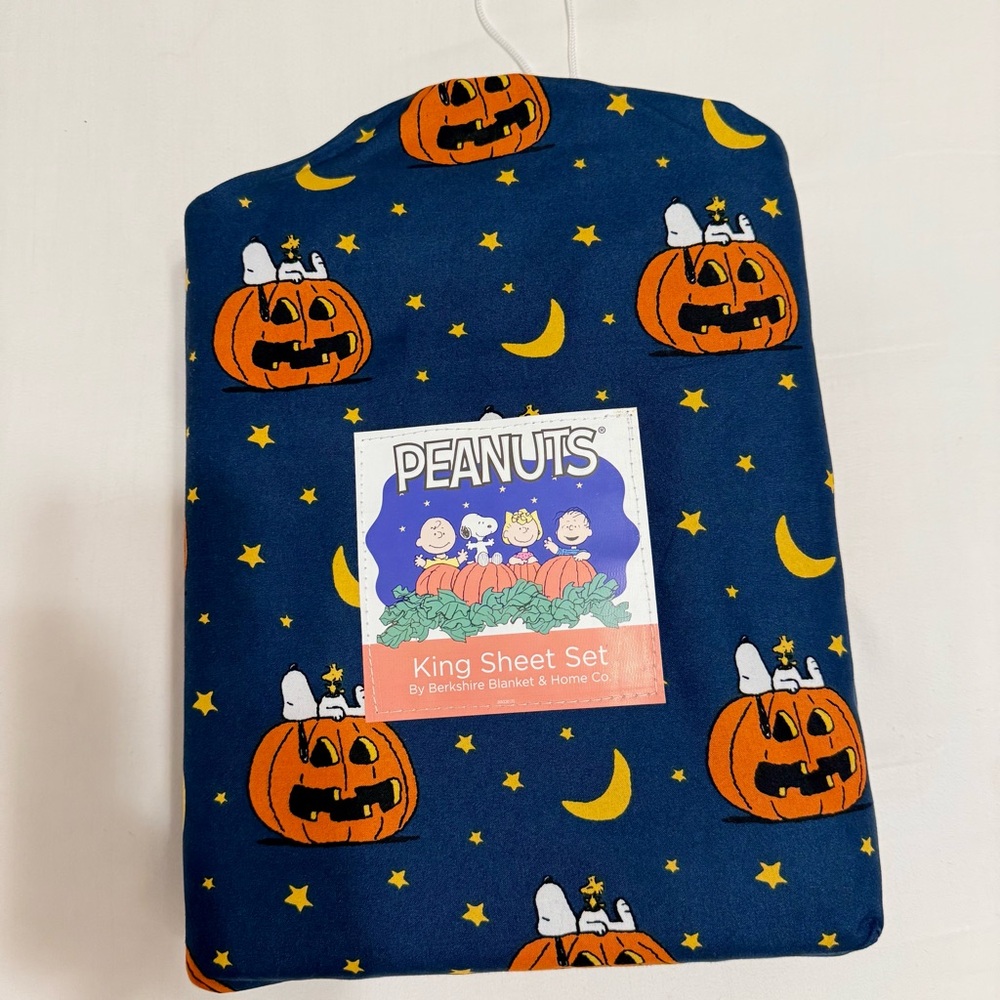 Peanuts Snoopy Halloween King Size Sheet Set Dark Blue Stars Moon Jack-O-Lantern